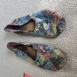 Toms floral print slip on shoes